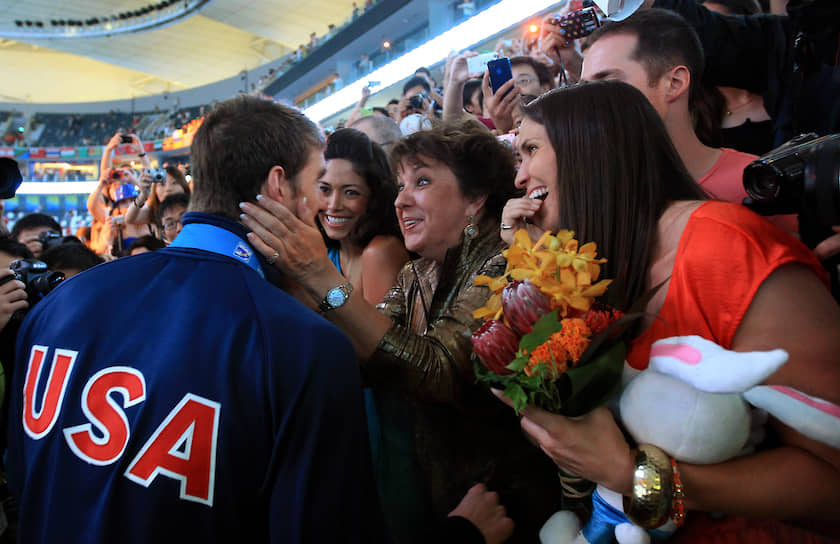 В 2008 году спортсмен основал благотворительный фонд Michael Phelps Foundation, занимающийся популяризацией плавания и здорового образа жизни