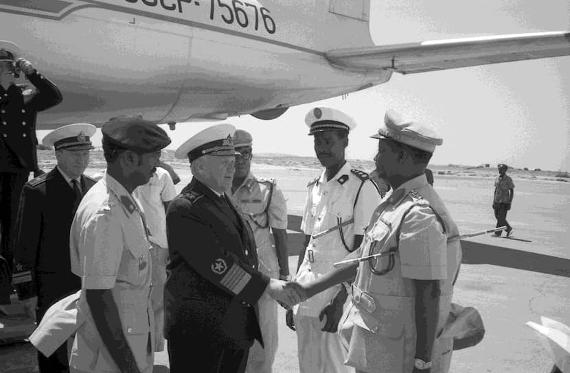В декабре 1974 года в Сомали побывал с визитом командующий советским ВМФ Адмирал Флота Советского Союза Сергей Горшков 