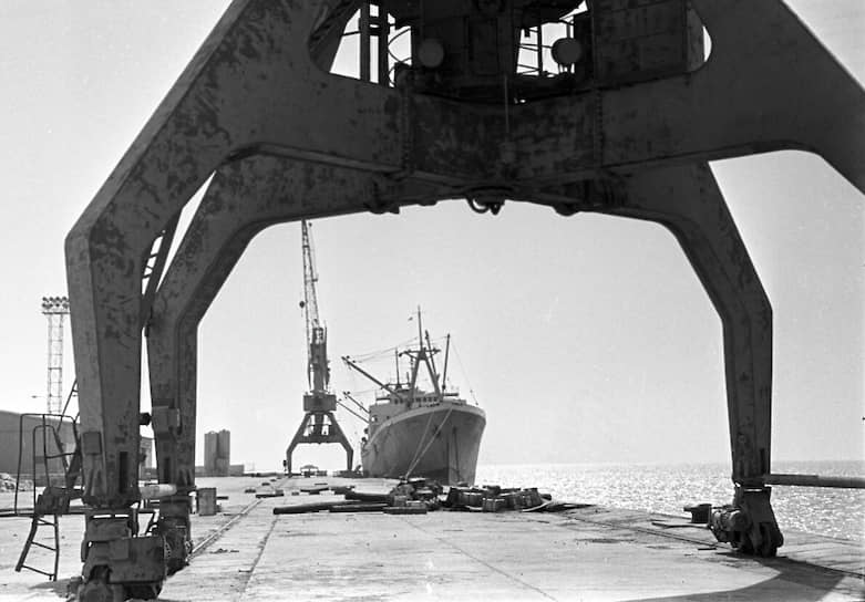 Сомалийский порт Бербера был построен в 1966-1969 годах советскими военными строителями и стал местом захода и стоянки советских боевых кораблей 