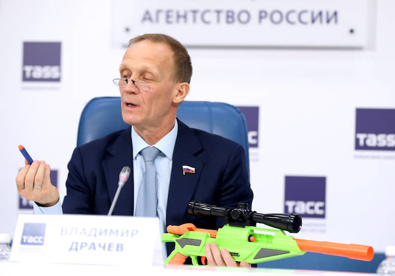 Бывший глава Союза биатлонистов России и действующий депутат Госдумы Владимир Драчев 