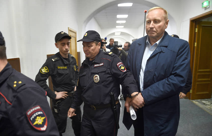 Бывший генерал-майор полиции Александр Мельников 