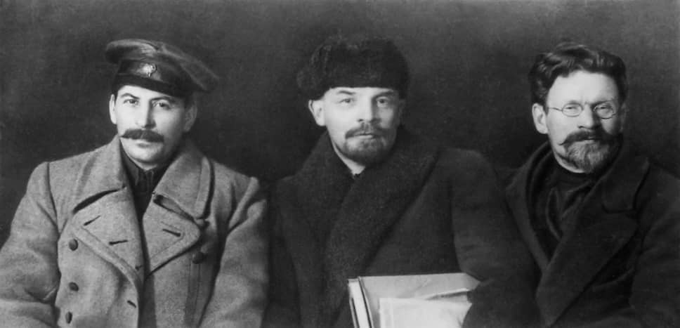 «Часть Таганрогского округа,— писали делегаты партконференции Ленину и Калинину после принятого по инициативе Сталина решения о границе,— без ведома согласия Таганрогского окружного ревкома уже занята Донецкой губернией» 