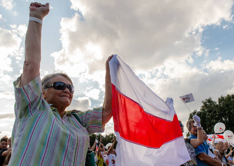 По данным правозащитного центра «Весна», на митинг пришли более 63 тыс. человек