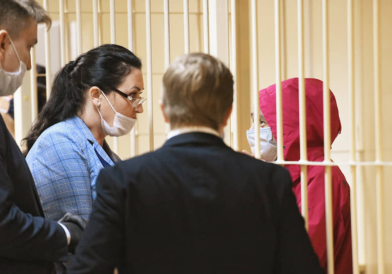 Подозреваемя по делу об убийстве рэпера Энди Картрайта (Александр Юшко) Марина Кохал (справа)