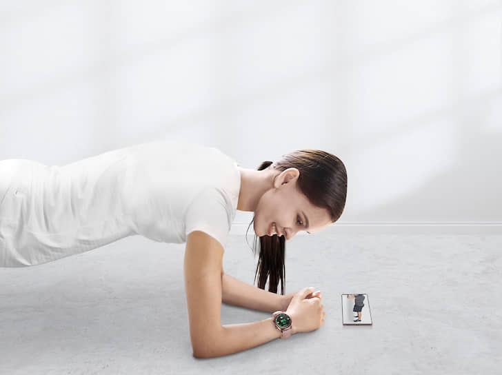 В смарт-часах Galaxy Watch3 расширили health-функционал. Устройство предлагает измерение уровня кислорода в крови, безманжетный метод измерения артериального давления и возможность снятия показаний электрокардиограммы. При регистрации возможной травмы устройство немедленно предложит отправить оповещение четырем предварительно указанным контактам 