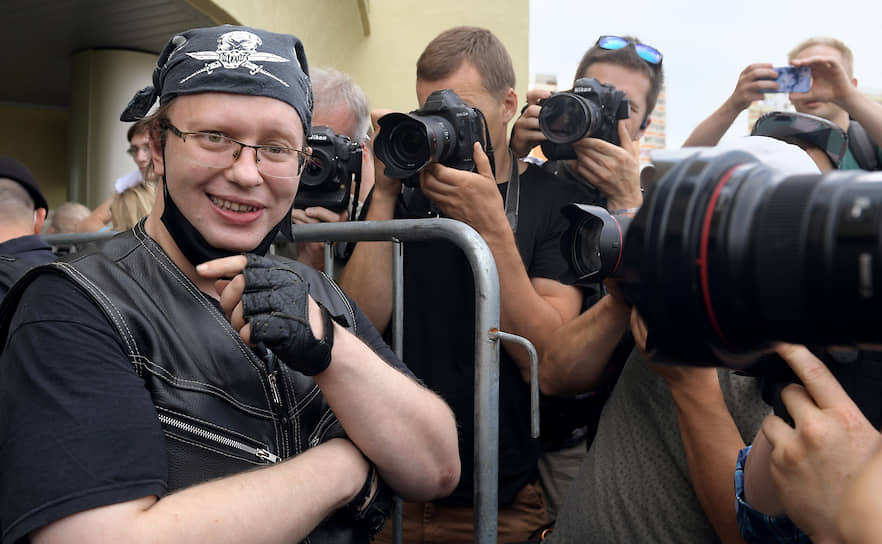 , активист. На момент задержания ему было 38 лет, находился под домашним арестом. 6 августа приговорен к шести с половиной годам условно 