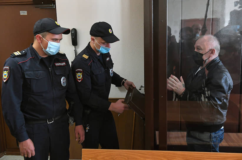 Предприниматель Юрий Цукерман (справа) 