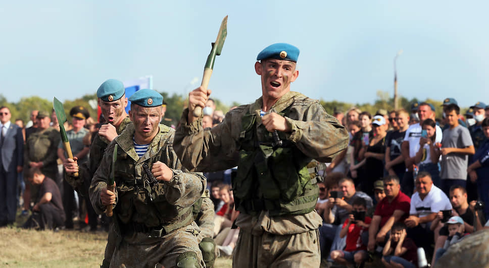Самара. Показательные выступления спецназа ВДВ на Международном военно-техническом форуме «Армия-2020» 