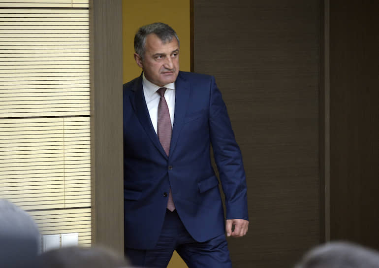 Президент Южной Осетии Анатолий Бибилов 