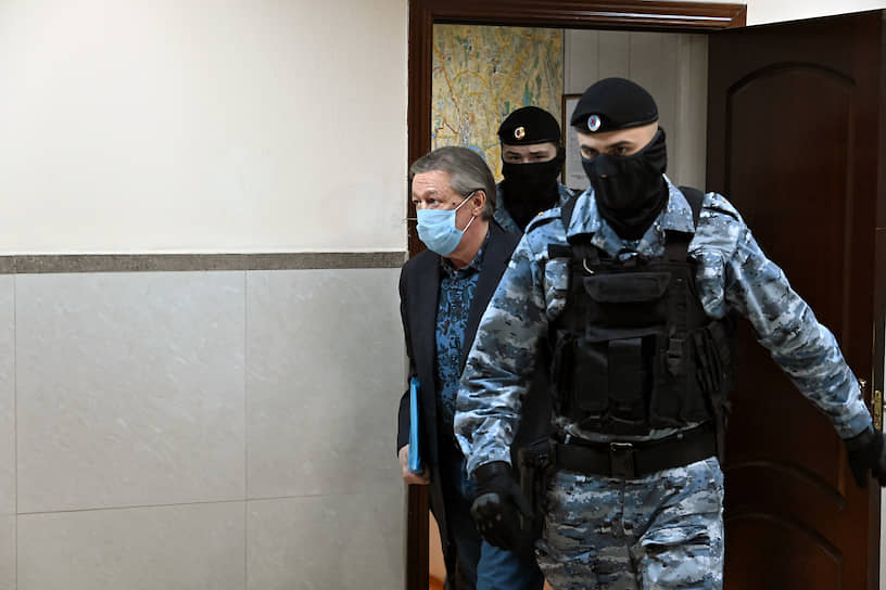 Обвинение просило для Михаила Ефремова 11 лет колонии 