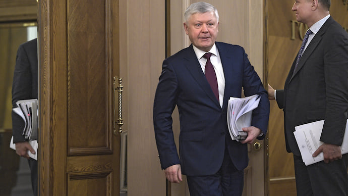 В наблюдателях разглядели агентов