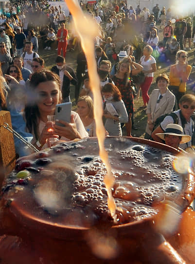 Балаклава, Крым. Гости на фестивале вина WineFest 2020