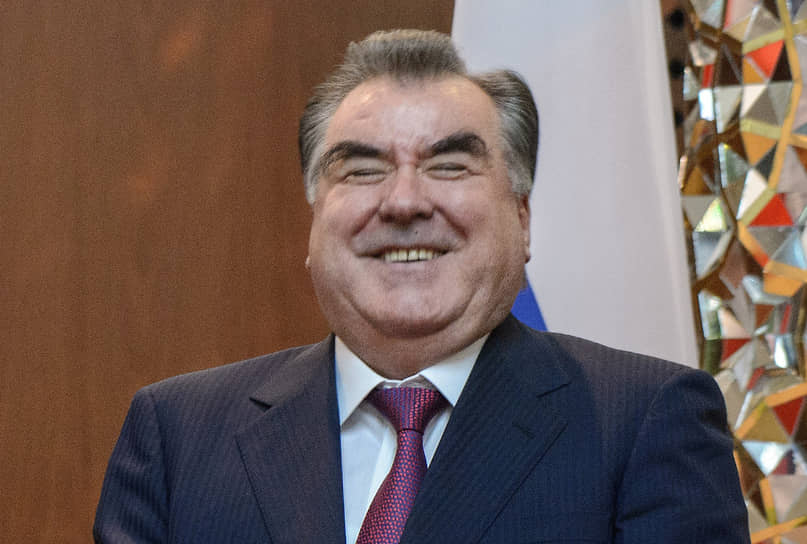 Президент Таджикистана Эмомали Рахмон Пост занимает 27 лет и 10 месяцев — с 27 ноября 1992 года (как председатель Верховного совета). С 1994 года — президент. С 2015 года носит пожизненный титул «Основатель мира и национального единства — Лидер нации»