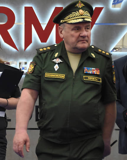 Заместитель министра обороны РФ Павел Попов. В документе утверждается, что Павел Попов несет полную ответственность за исследовательскую деятельность Минобороны. «Павел Попов несет ответственность за помощь лицам, которые выполняли или принимали участие при отравлении Алексея Навального»,— говорится в заявлении.