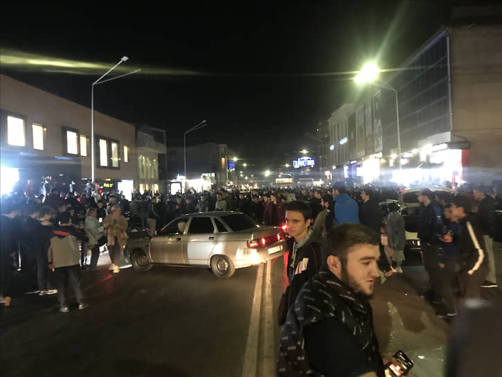 Празднование победы Хабиба Нурмагомедова в Дагестане 
