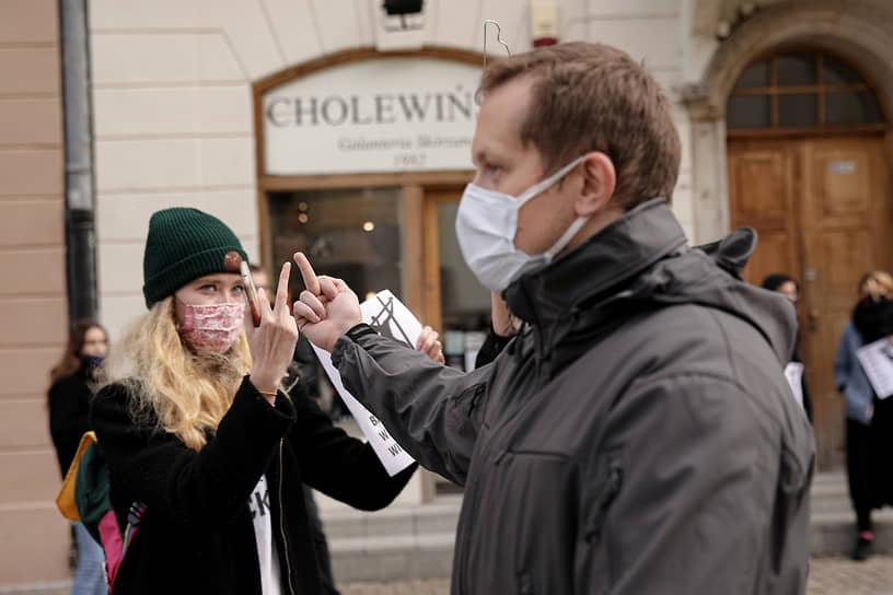В социальных сетях сообщается об акциях в Кракове, Гданьске, Гдыне, Познани, Катовице, Быдгощи, Лодзи и других городах