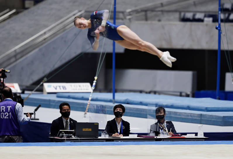 Российская спортивная гимнастка Александра Щеколдина 