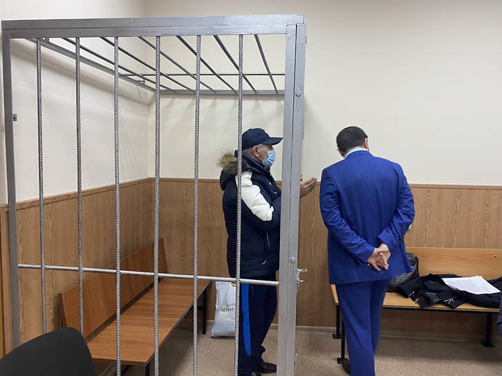 Начальник ОМВД по Кизлярскому району Дагестана полковник полиции Гази Исаев (слева)