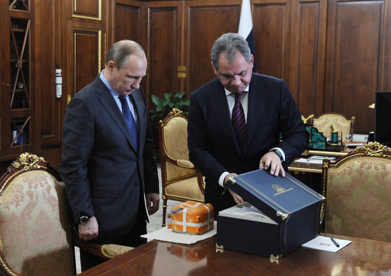 8 декабря 2015 года Министр обороны РФ Сергей Шойгу на встрече с президентом РФ Владимиром Путиным рассказал о расследовании инцидента и продемонстрировал бортовой самописец сбитого Су-24. Следственный комитет РФ объявил в международный розыск девять граждан Сирии (имена не назывались), причастных к убийству Олега Пешкова и Александра Позынича 