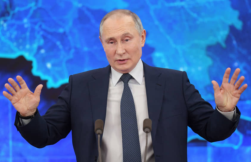 Ново-Огарево, Московская область. Президент России Владимир Путин во время пресс-конференции 