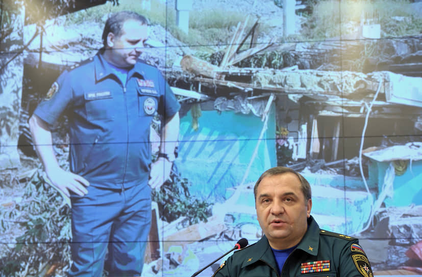 В мае 2012 года МЧС возглавил Владимир Пучков, который ранее занимал должность статс-секретаря — заместителя министра чрезвычайного ведомства. Сергей Шойгу перешел на должность губернатора Московской области, а затем стал министром обороны