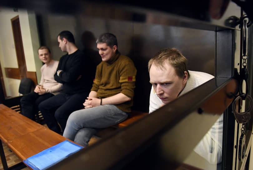 Слева направо: обвиняемые по делу движения "Новое величие" Вячеслав Крюков, Руслан Костыленков, Петр Карамзин и Дмитрий Полетаев во время заседания суда