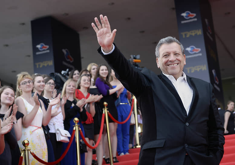 Борис Грачевский награжден орденами Почета (2009) и Дружбы (2019). В 2000 году получил звание заслуженного деятеля искусств России, в 2010 году — премию правительства России в области культуры. Он был членом Российской академии кинематографических искусств