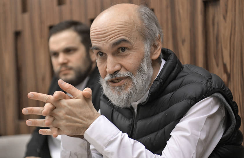 Артур Газарян (справа) вместе с сыном Алексеем