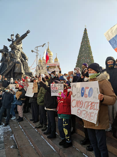 Митинг у памятника Борцам за власть Советов на Дальнем Востоке, Владивосток