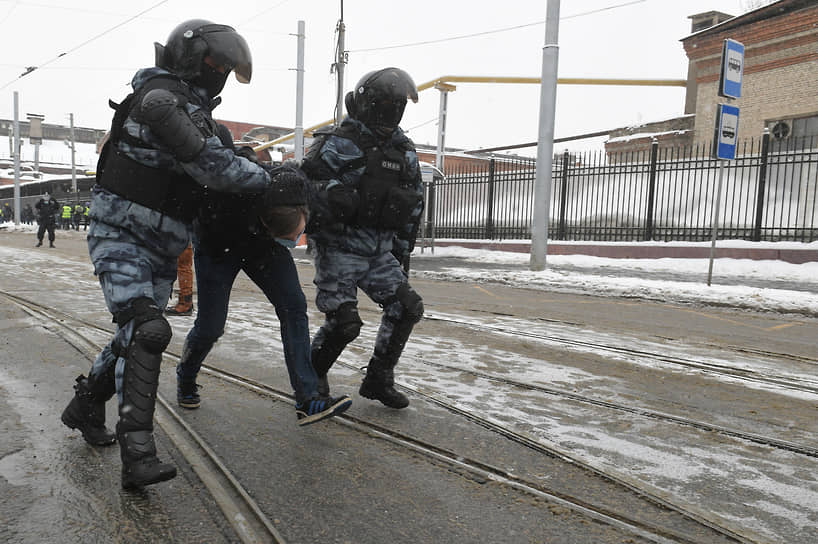 Задержание участника акции протеста в районе СИЗО «Матросская Тишина»