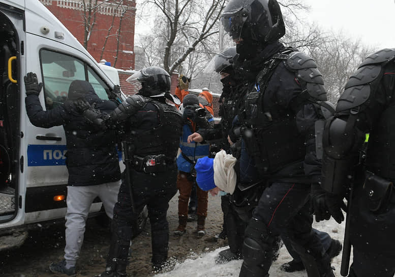 Задержание участников акции в районе «Матросской тишины»