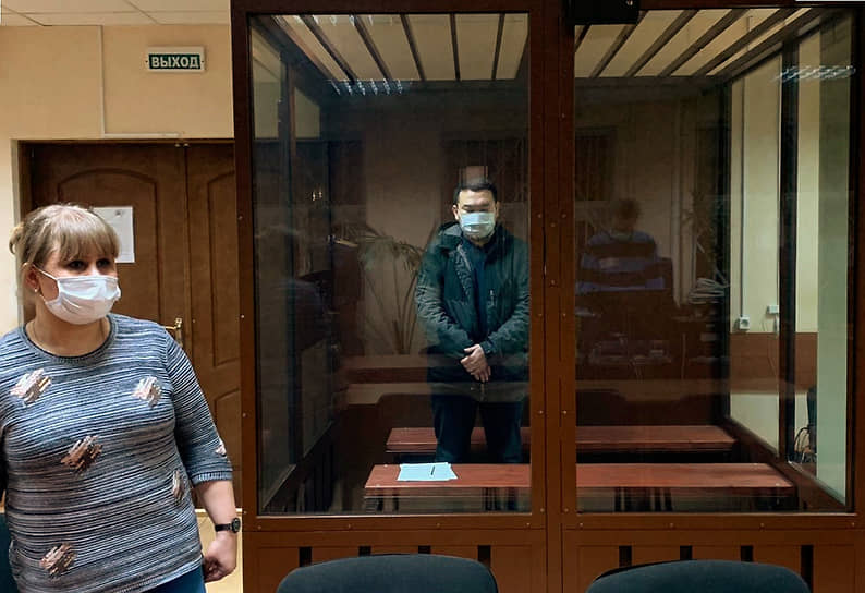 (справа), 38 лет, уроженец Калмыкии, Москва Был задержан на акции 23 января. Обвиняется в применении насилия к представителю власти (ч. 1 ст. 318 УК РФ). 26 января Пресненским судом Москвы был оставлен под арестом до 24 марта