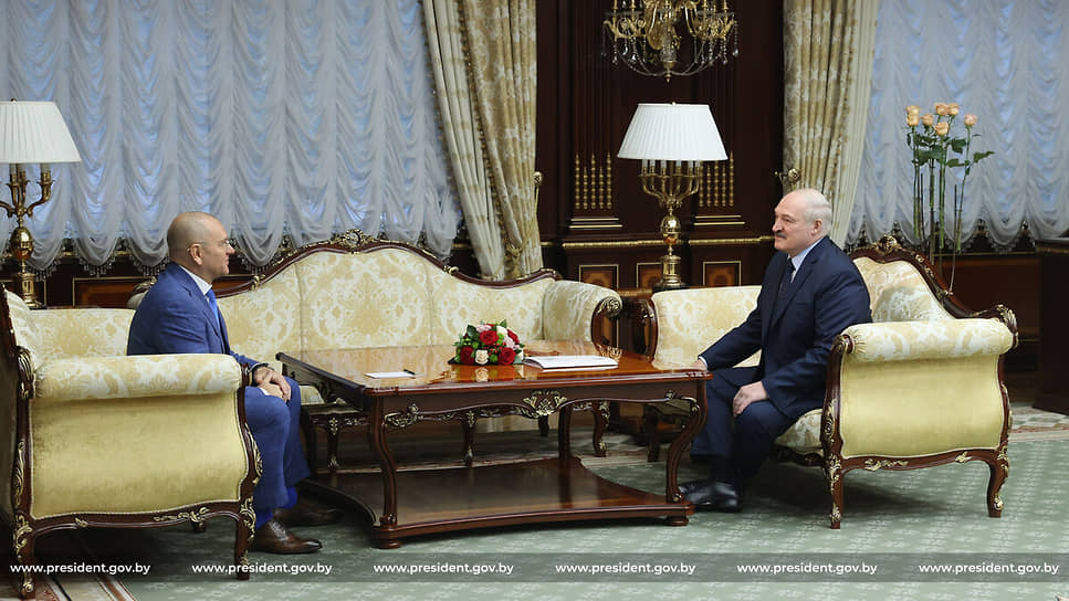 Депутат Верховной рады Украины Евгений Шевченко (слева) и президент Белоруссии Александр Лукашенко