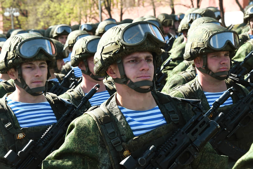 Военнослужащие на репетиции парада