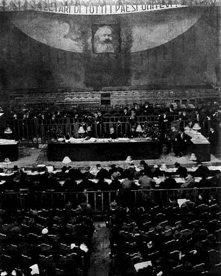 Январь 1921 года. XVII съезд Итальянской социалистической партии. Представители левого крыла покинули съезд и образовали собственную партию — коммунистическую. Пятью годами позже Муссолини запретит и социалистическую, и коммунистическую, и все остальные оппозиционные партии 