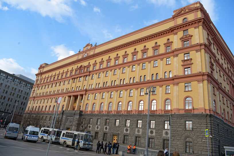 Здание ФСБ на Лубянской площади в Москве