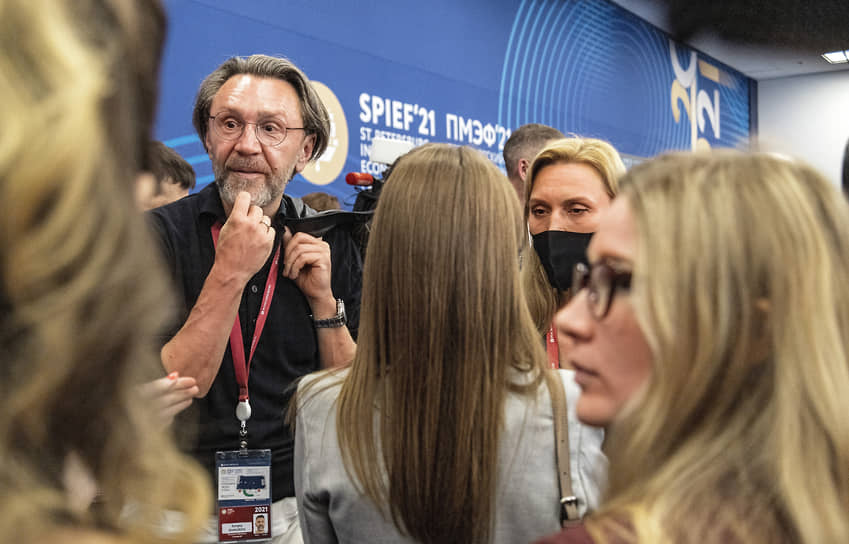 Музыкант, член «Партии Роста» Сергей Шнуров во время работы Форума креативного бизнеса в рамках ПМЭФ 