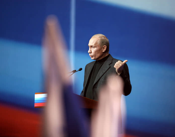 На выборах 2007 года пропрезидентский статус ЕР получил формальное закрепление: ее списки единолично возглавил Владимир Путин 
