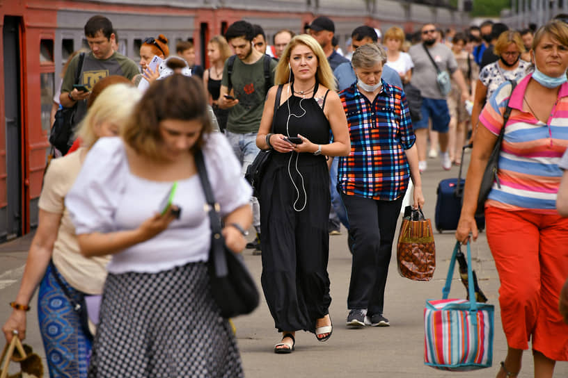 Перрон Курского железнодорожного вокзала в Москве, 25 июня