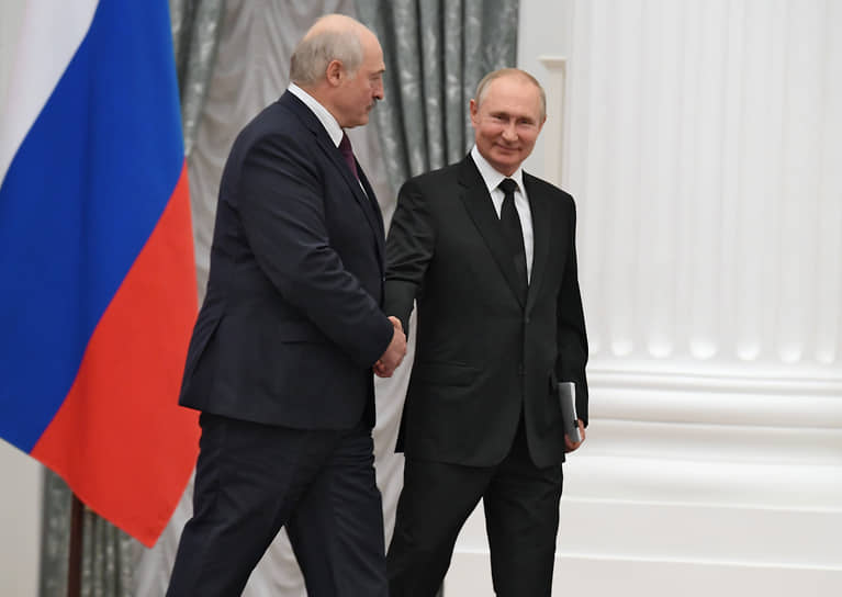 Президент Белоруссии Александр Лукашенко (слева) и президент России Владимир Путин