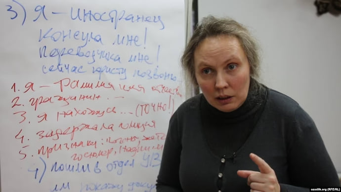 Защитницу мигрантов хотят депортировать