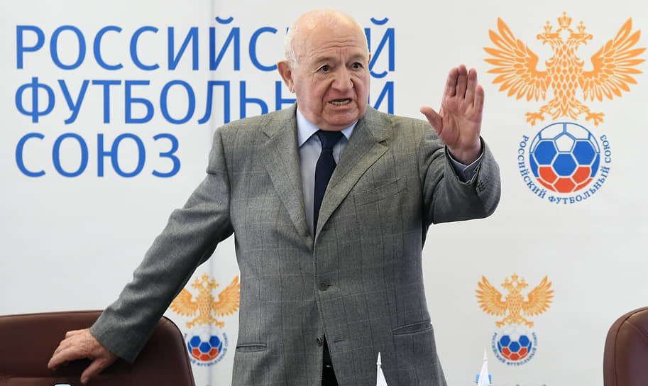 «Надеюсь еще принести пользу российскому футболу»  Исполнял обязанности президента Российского футбольного союза с 24 ноября 2009 по 3 февраля 2010 года, с 25 июня по 3 сентября 2012 года и с 31 мая по 2 сентября 2015 года 