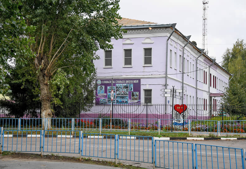 «Встанет Барыба наутро смурый и весь день колобродит. Зальется до ночи в монастырский лес. Училище? А, да пропадай оно пропадом!» (Евгений Замятин, «Уездное») 