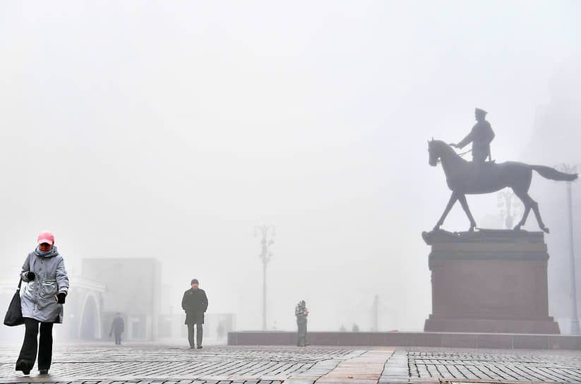 Памятник маршалу Георгию Жукову на Манежной площади