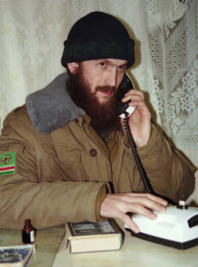 Салман Радуев родился 13 февраля 1967 года в Гудермесе. В 1980-х работал секретарем комитета ВЛКСМ в ПТУ, инструктором Чечено-Ингушского обкома ВЛКСМ, затем занимался бизнесом. Поддерживал режим Джохара Дудаева. В июне 1992 года стал префектом Гудермесского района Чечни, в ноябре 1992 — командиром 6-й бригады вооруженных сил республики