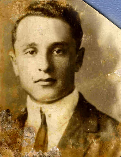 Лев Перлов