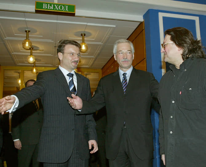 В 2011 году вышла книга Александра Градского «Избранное» (тексты песен, стихи, рассказы, либретто), в 2015 году — поэтический сборник «Стихи» На фото: глава Минэкономразвития Герман Греф (слева), глава МВД Борис Грызлов (в центре) и Александр Градский