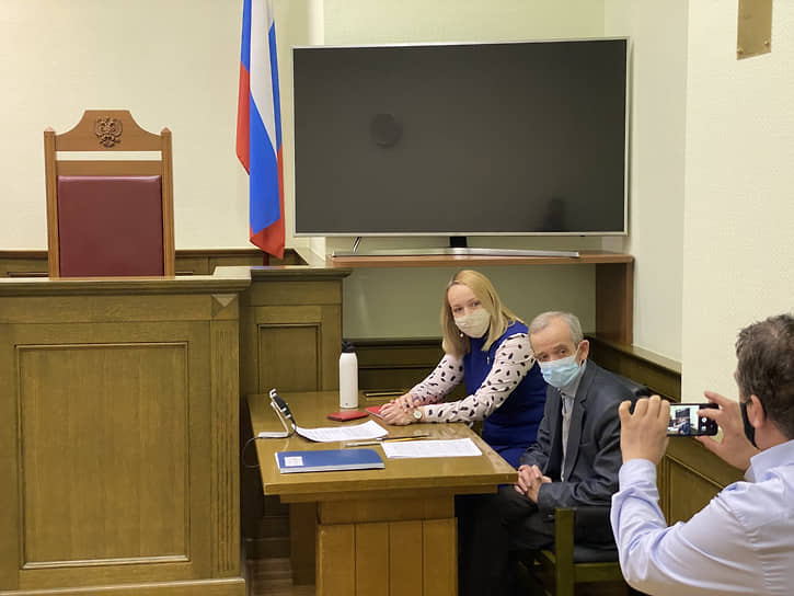 Сергей Прудовский и его адвокат Марина Агальцова в Верховном суде 