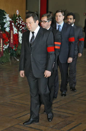 9 сентября 2006 года Аркадий Вольский скончался на 75-м году жизни после тяжелой болезни  На фото слева направо: председатель совета директоров «Альфа-Групп» Михаил Фридман, президент «Альфа-банка» Петр Авен, гендиректор «Северстали» Алексей Мордашов и президент группы компаний «Тройка–Диалог» Рубен Варданян (справа) на гражданской панихиде по господину Вольскому 