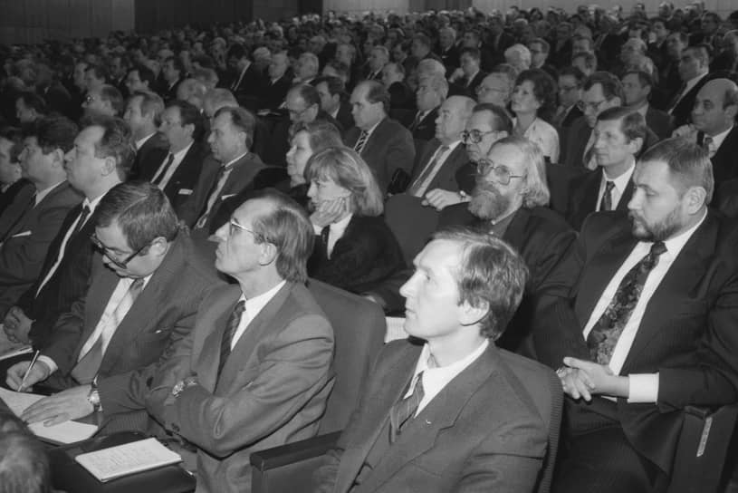 18 мая 1990 года 24 народных депутата СССР, среди которых был и будущий руководитель РСПП Аркадий Вольский, подписали «Обращение к промышленным, научным, экономическим ассоциациям и организациям, к руководителям предприятий, ученым и инженерам, специалистам и рабочим» с призывом создать общенациональную организацию, «способную охватить все народное хозяйство страны» 